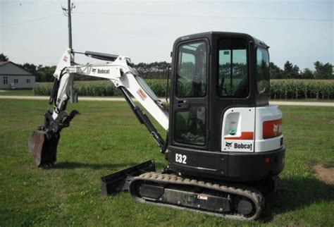 bobcat e32i mini excavator|bobcat e32i.